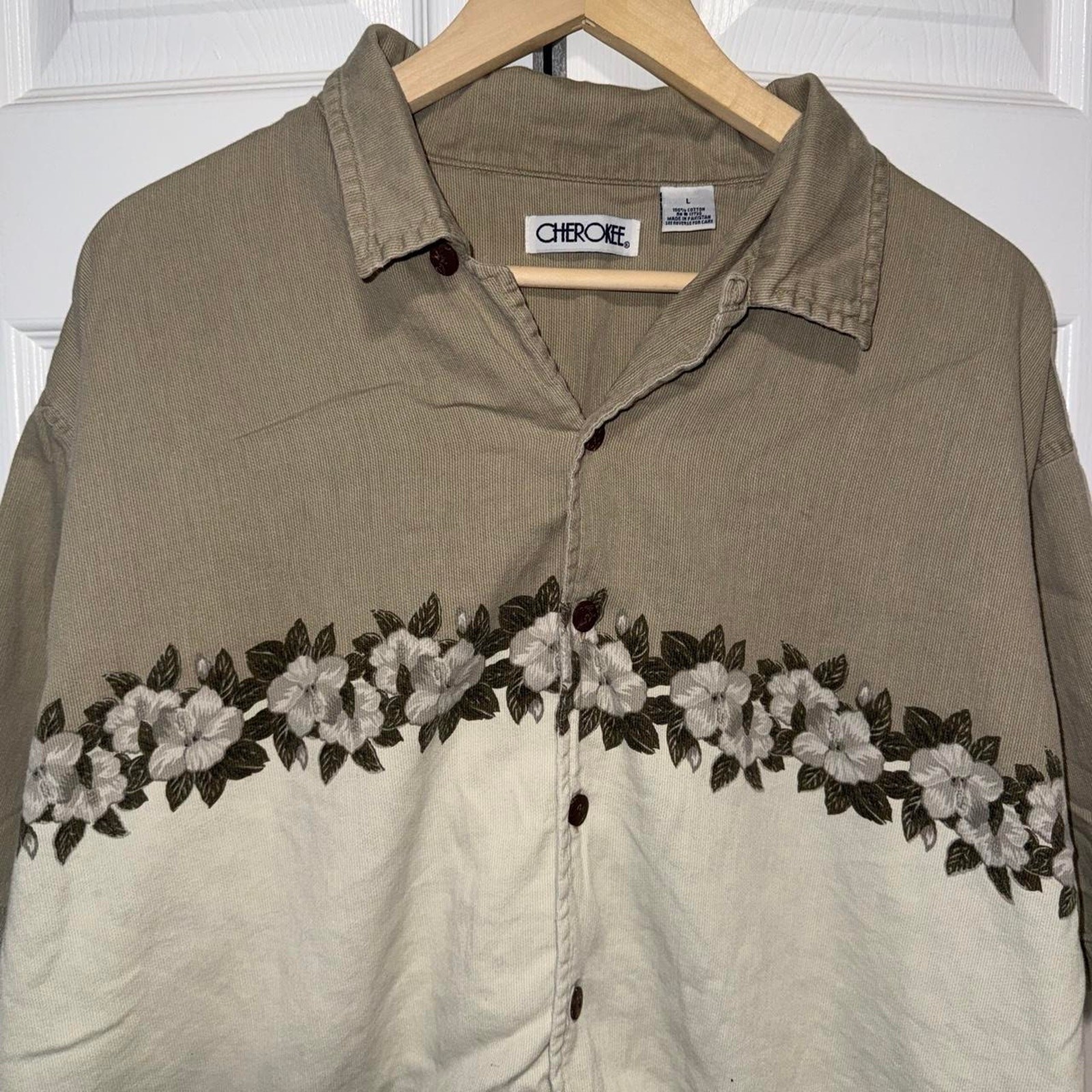 Vintage cherokee brown beige button up floral cotton shirt size XL Vintage cherokee brown beige button up floral cotton shirt size XL