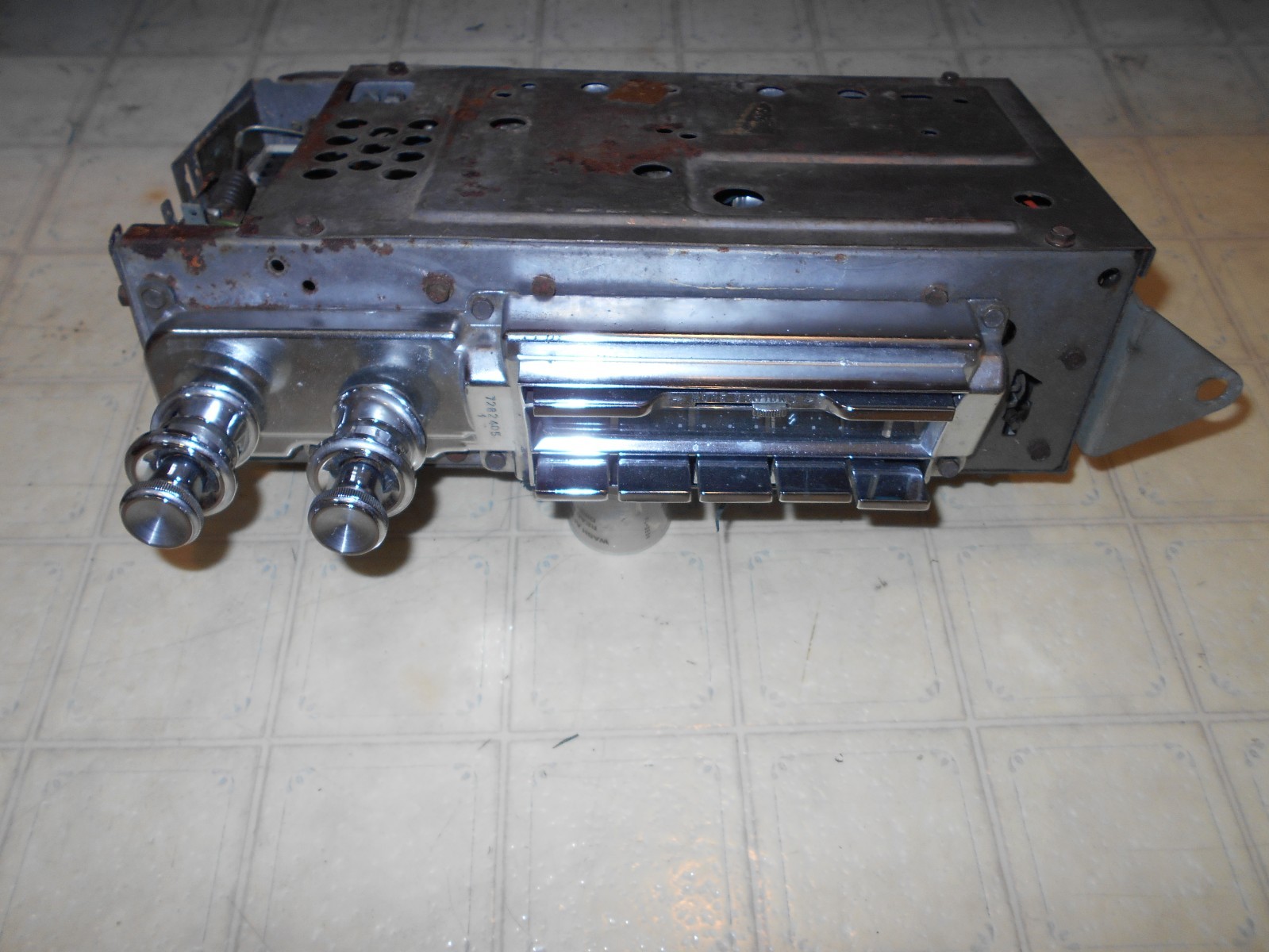 1963 1964 Cadillac Radio AM Wonder bar 1963 1964 Cadillac Radio AM Wonder bar