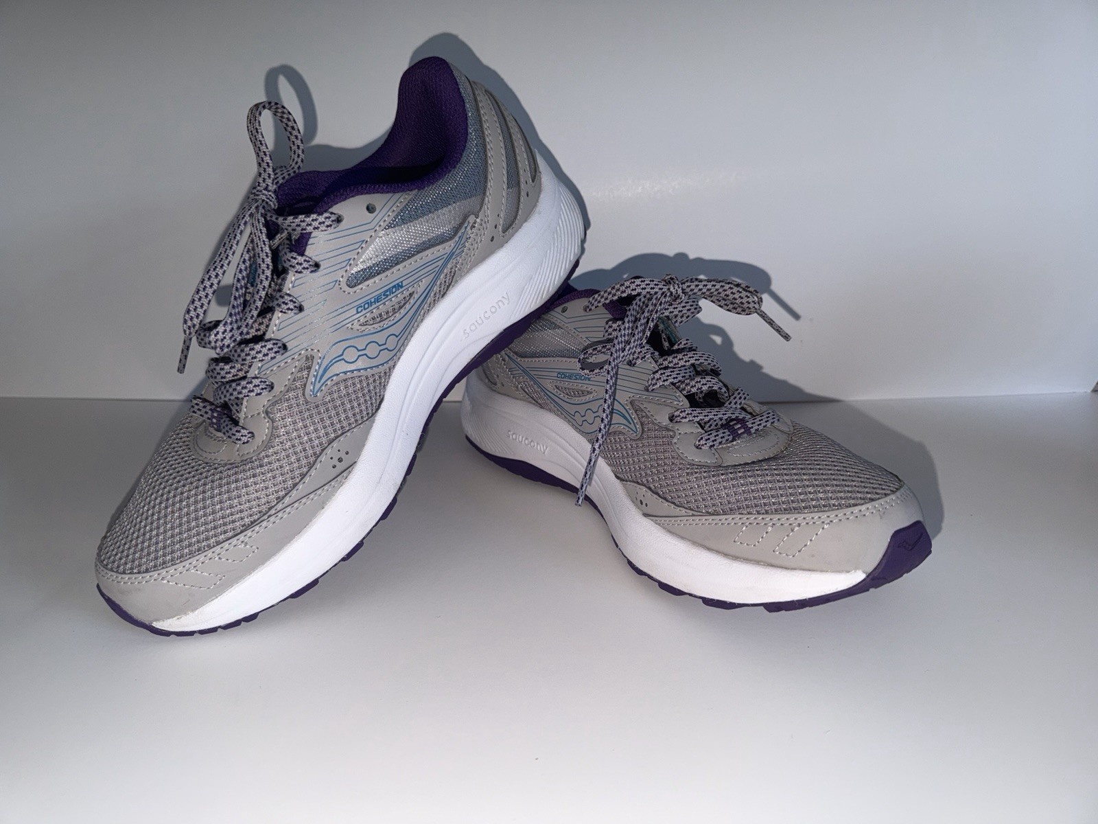 Saucony Women’s Gray Purple Low Top Lace-Up Running Walking Sneaker Saucony Women’s Gray Purple Low Top Lace-Up Running Walking Sneaker