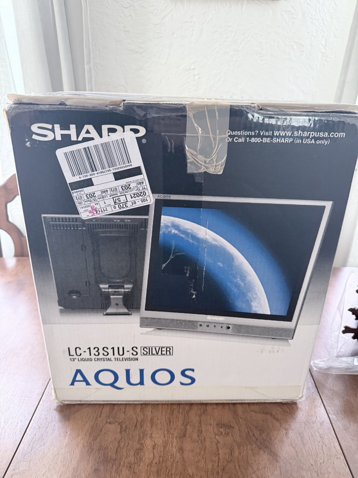 SHARP AQUOS 13” Television Liquid Crystal TV LC-13S1U-S Silver 12V 37W LCD TV SHARP AQUOS 13” Television Liquid Crystal TV LC-13S1U-S Silver 12V 37W LCD TV