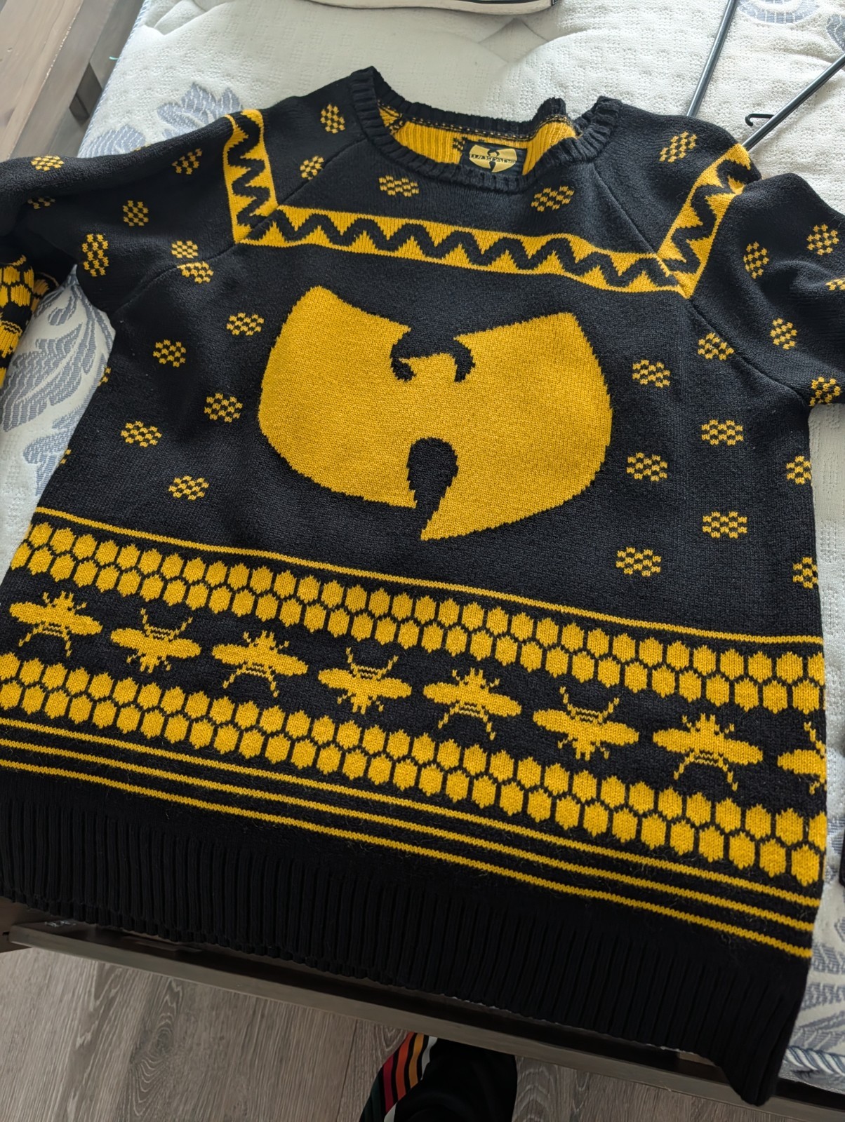 Official Wu-Tang Clan Killer Bees Knit Sweater Black Yellow Men\'s Medium Hip Hop