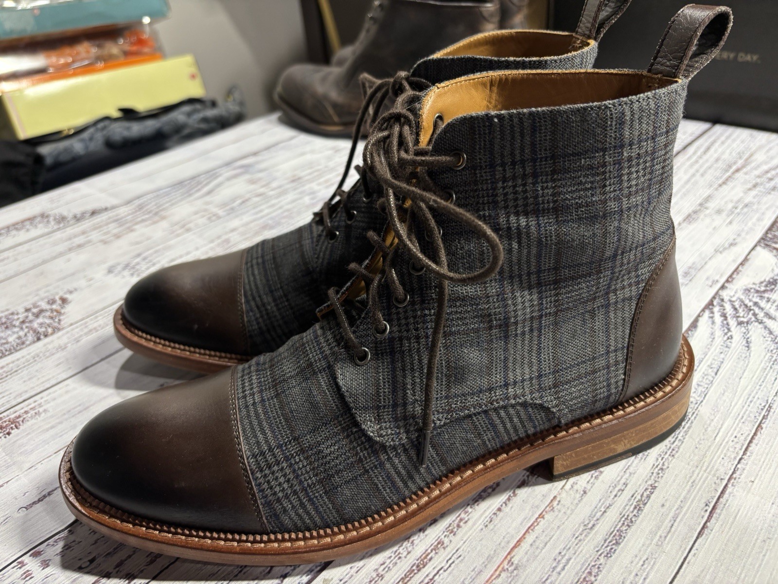 Mens TAFT Boots Sz 39 (6 US) Cap Toe Leather Plaid 1311 Mens TAFT Boots Sz 39 (6 US) Cap Toe Leather Plaid 1311