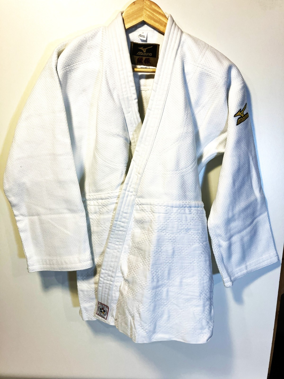 MIZUNO Yusho Judogi (Judo) White Gi Jacket, Size A5, New Without Tags (NWOT)
