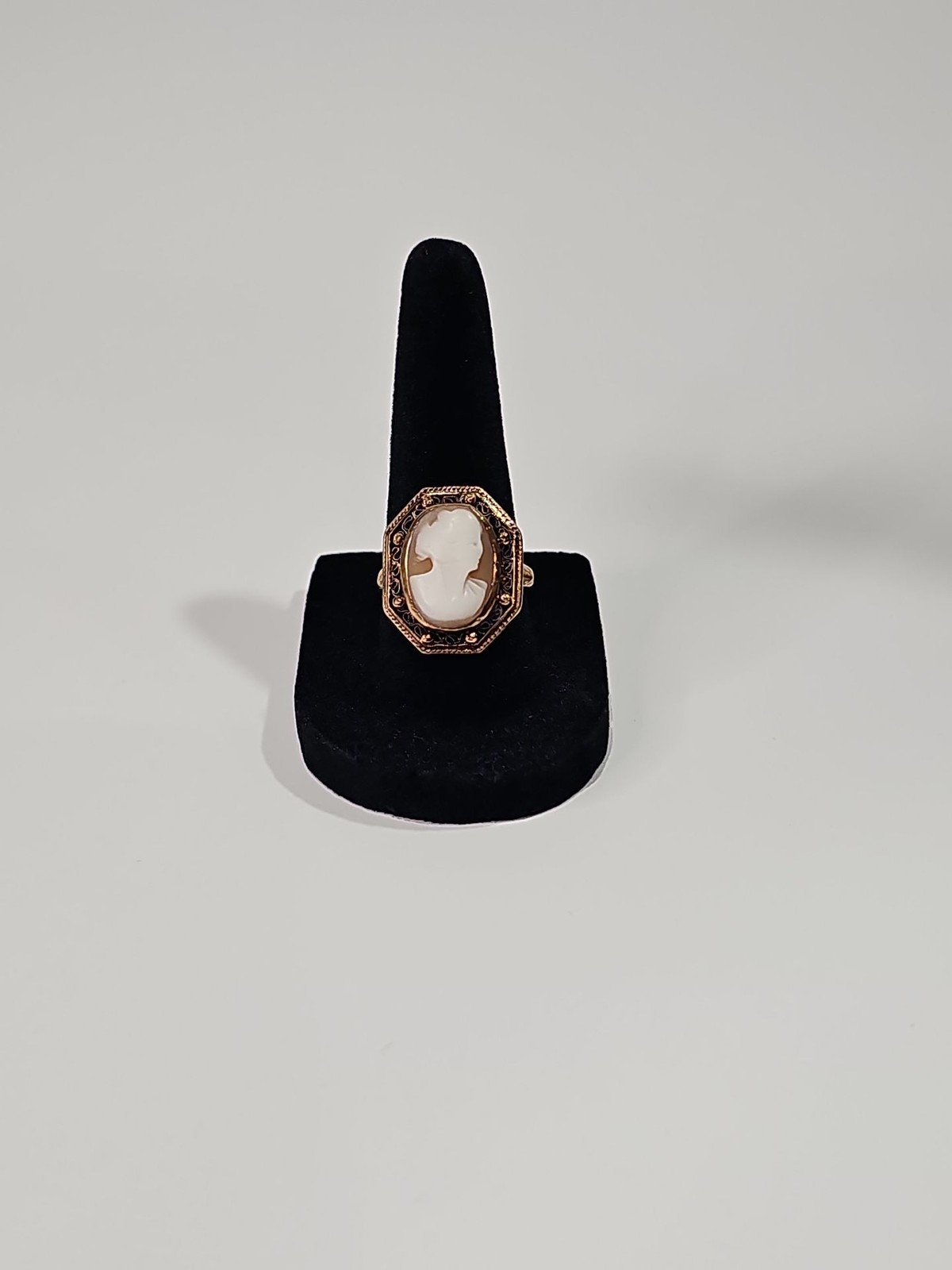 Vintage 10K Rose Gold Shell Cameo Filigree Ring