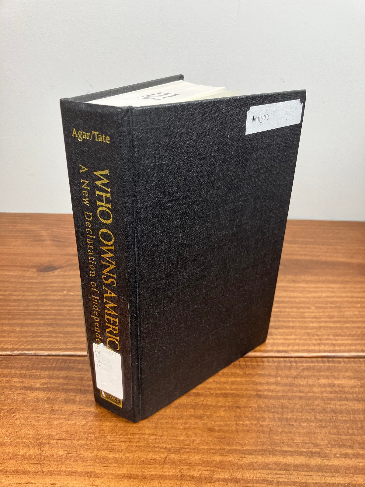 Who Owns America? : A New Declaration of Independence Hardcover - Herbert Agar Who Owns America? : A New Declaration of Independence Hardcover - Herbert Agar