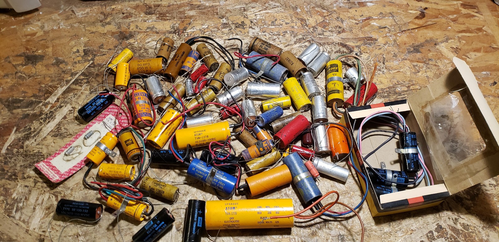 70pc Lot NOS VTG ELECTROLYTIC CAPACITORS Sprague Atom CDE Aerovox radio tube amp 70pc Lot NOS VTG ELECTROLYTIC CAPACITORS Sprague Atom CDE Aerovox radio tube amp