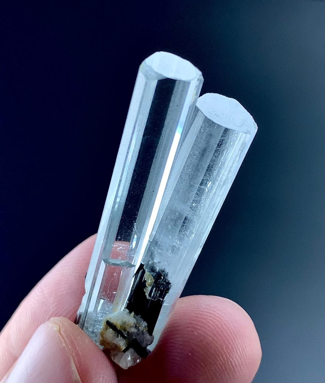 39 Carat Aquamarine Crystal Specimen From Pakistan