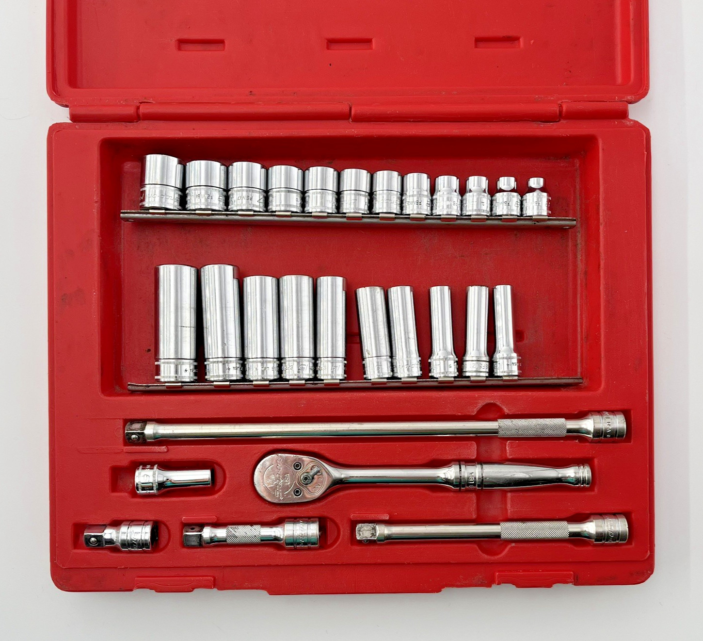 Snap On 3/8 drive socket set in case 28 Piece Metric Kit