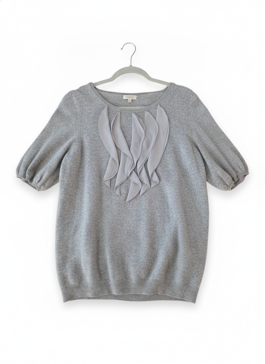 EUC Ann Taylor Gray Short Sleeve Ruffle Front Sweater Top EUC Ann Taylor Gray Short Sleeve Ruffle Front Sweater Top