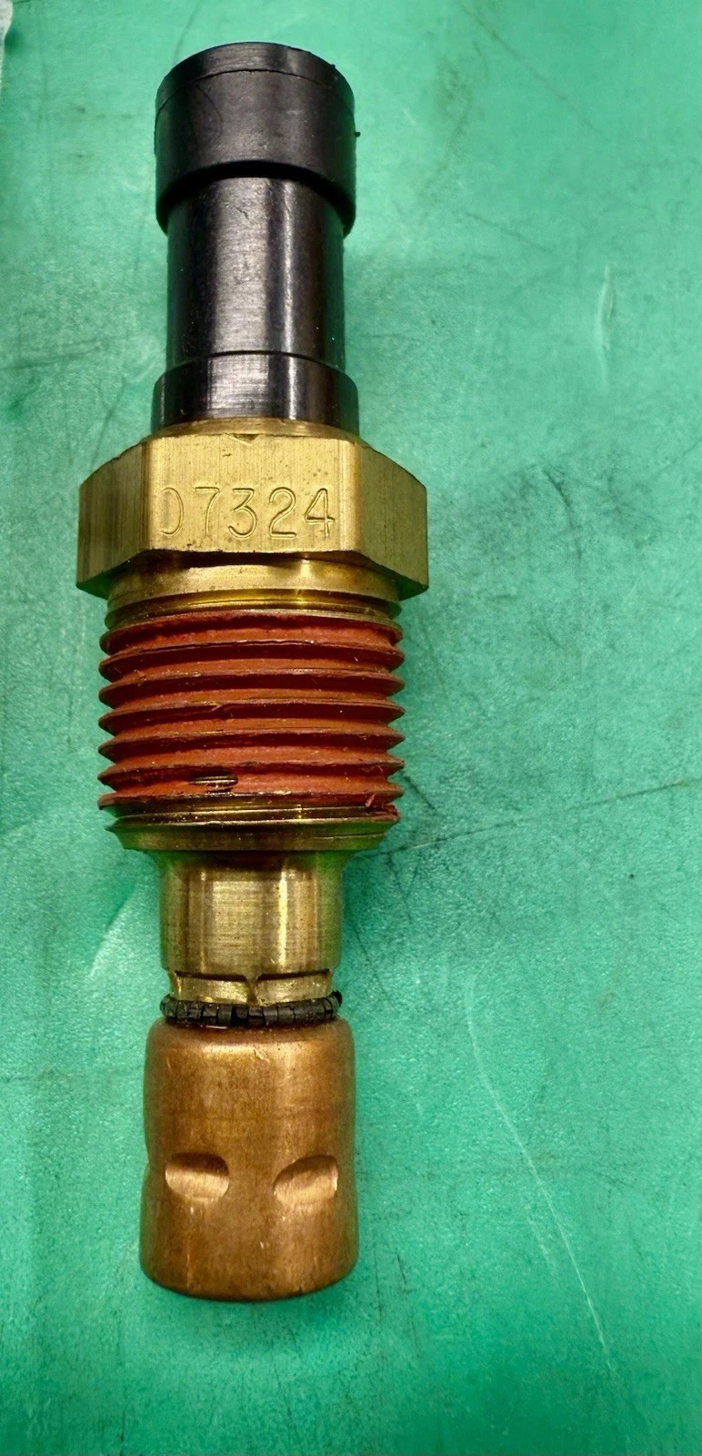 GENUINE INTERNATIONAL 1661837C1 WATER TEMPERATURE WARNING SWITCH GENUINE INTERNATIONAL 1661837C1 WATER TEMPERATURE WARNING SWITCH