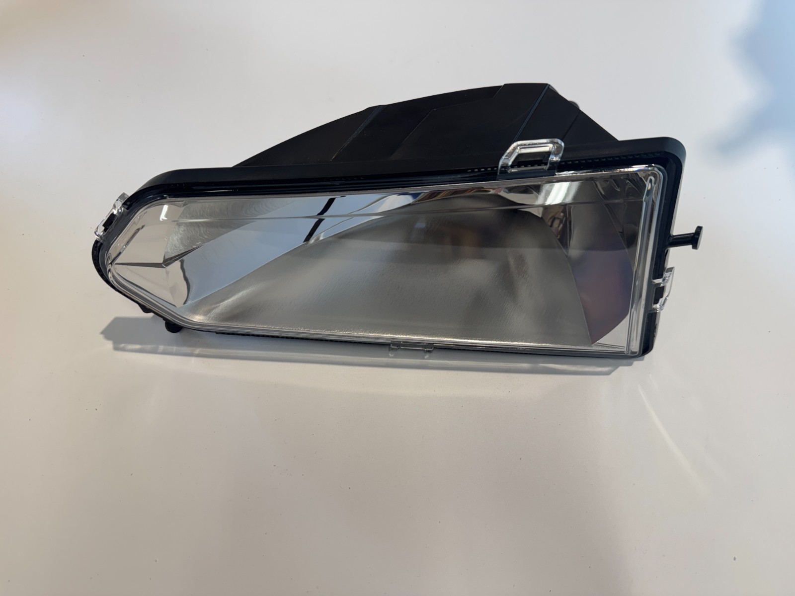 NEW Polaris Headlight Assy., Bumper, RH 2411787 NEW Polaris Headlight Assy., Bumper, RH 2411787