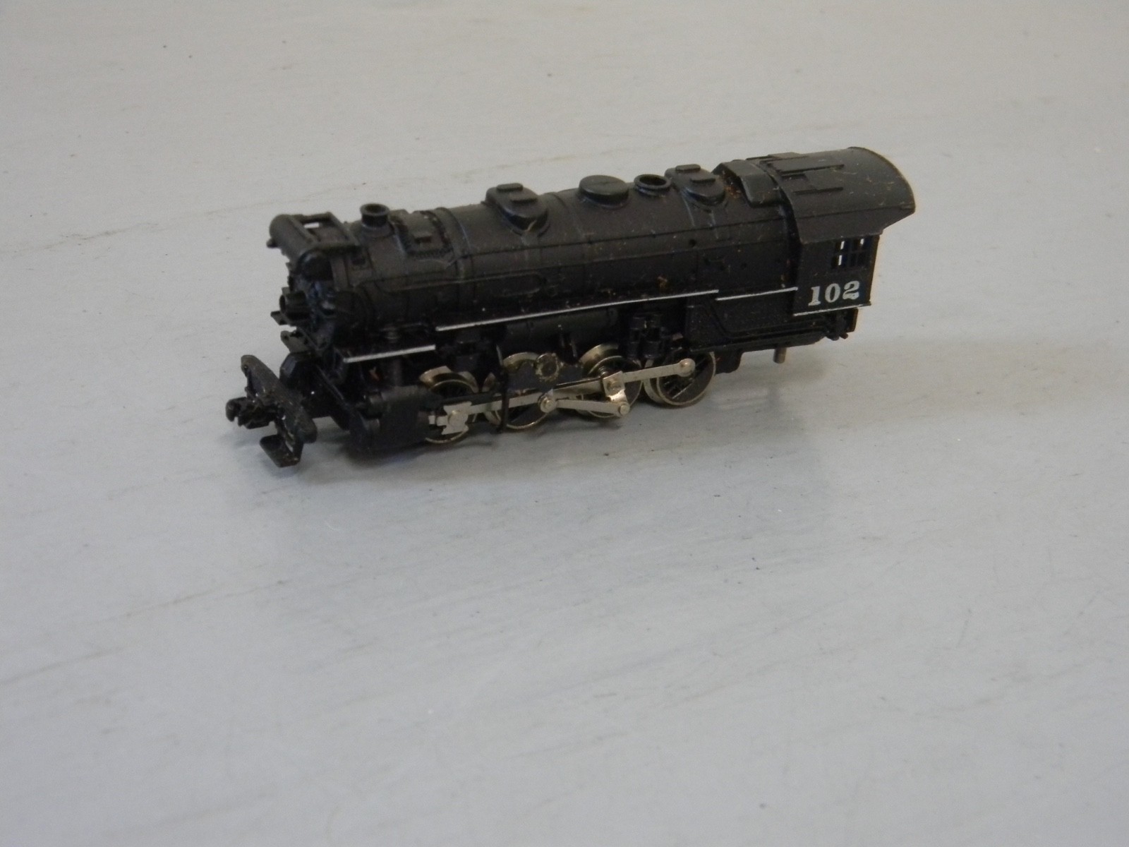 N SCALE LOCOMOTIVE ATLAS WONT RUN 102 AS IS N SCALE LOCOMOTIVE ATLAS WONT RUN 102 AS IS