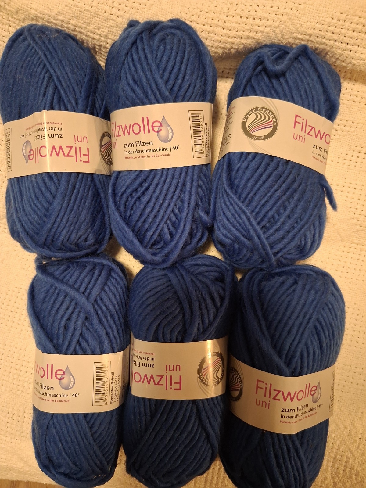 6 Skeins Four Seasons Filzwolle Uni Yarn. 100% vrgin wool. 50g. Turquoise 6 Skeins Four Seasons Filzwolle Uni Yarn. 100% vrgin wool. 50g. Turquoise