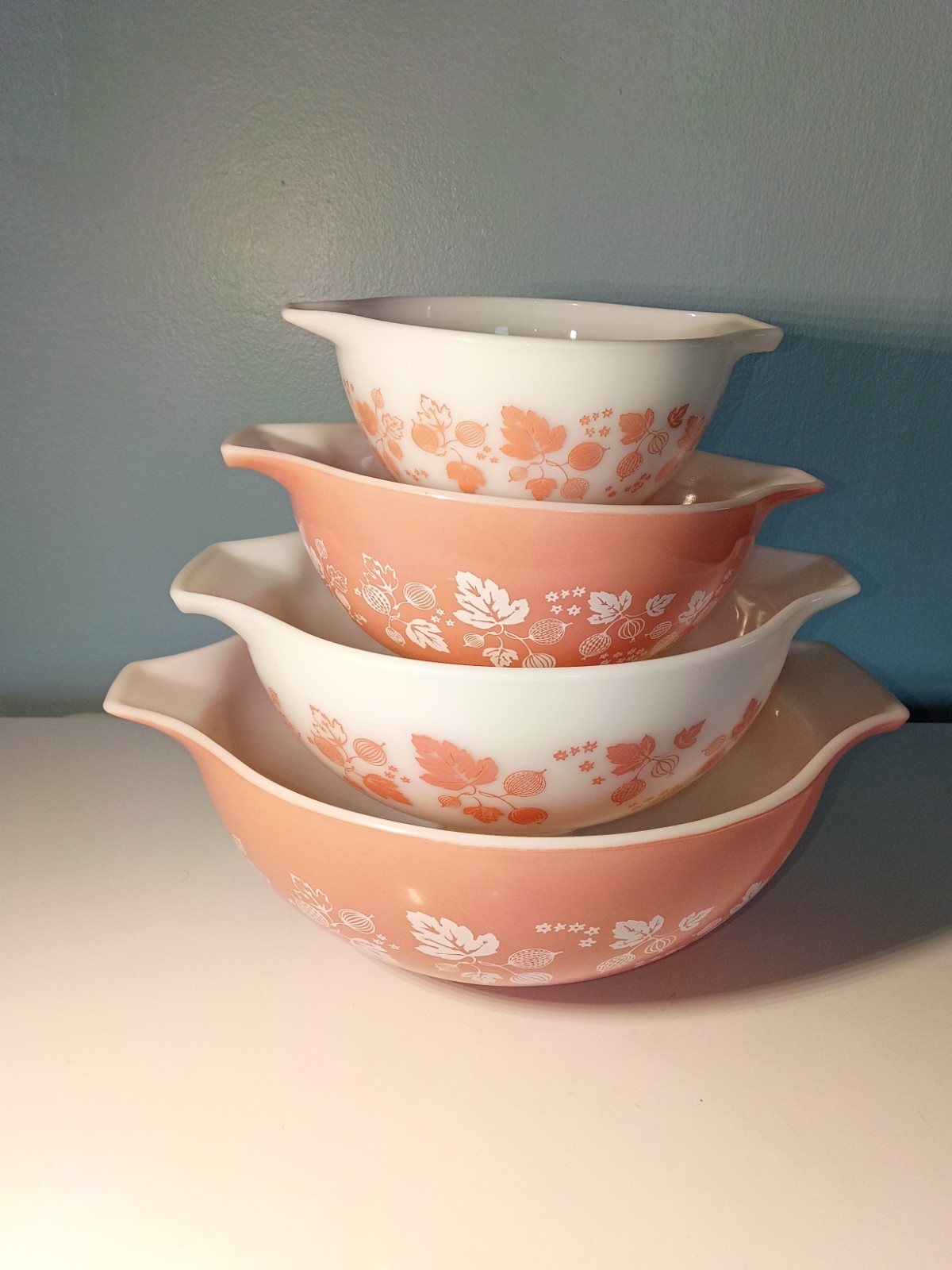 Vintage Pyrex Gooseberry Cinderella 4pc Mixing Nesting Bowl Set Pink/White Glass Vintage Pyrex Gooseberry Cinderella 4pc Mixing Nesting Bowl Set Pink/White Glass