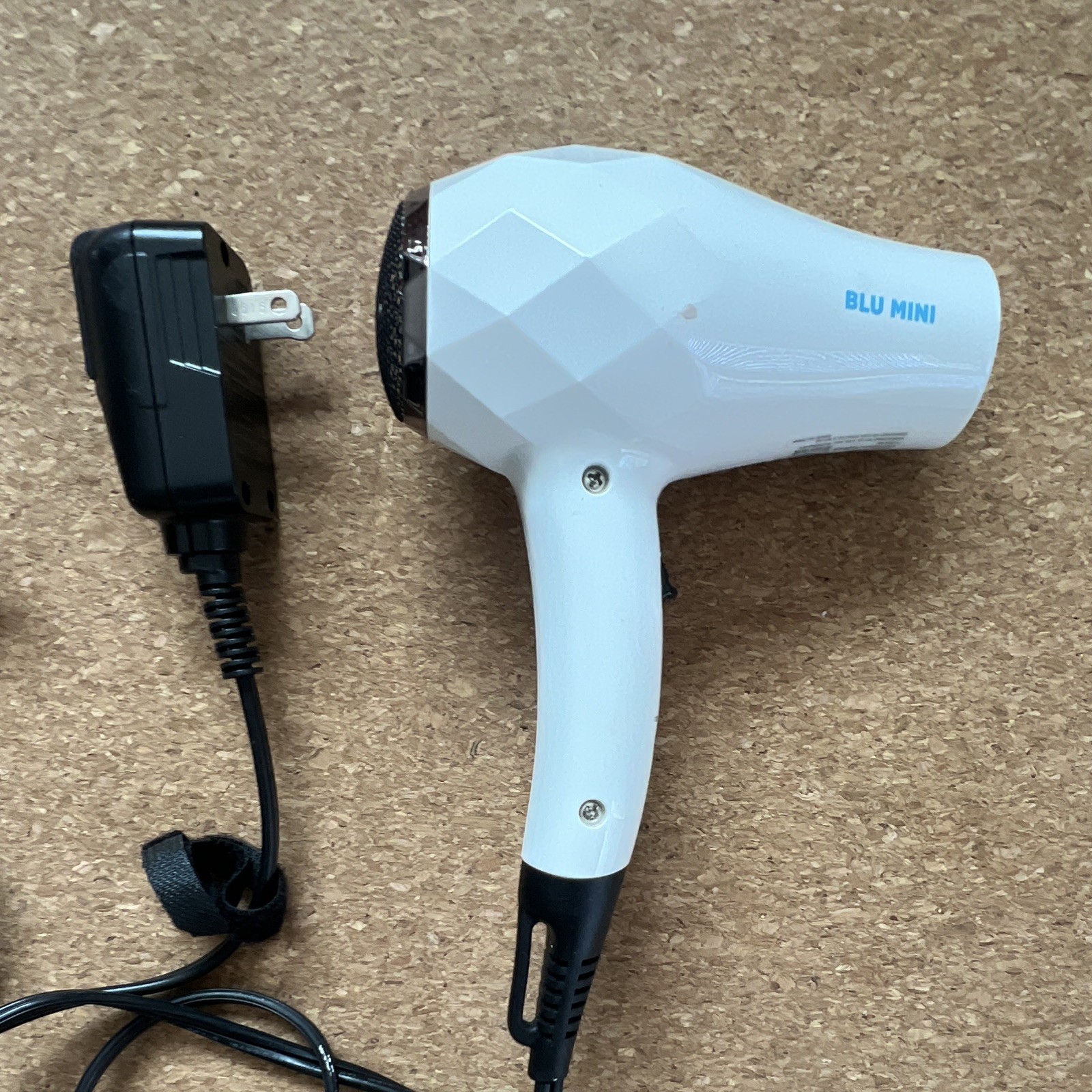 InStyler BLU MINI Mini Hair Dryer Dual Voltage 2-Speed Electric White/Black InStyler BLU MINI Mini Hair Dryer Dual Voltage 2-Speed Electric White/Black