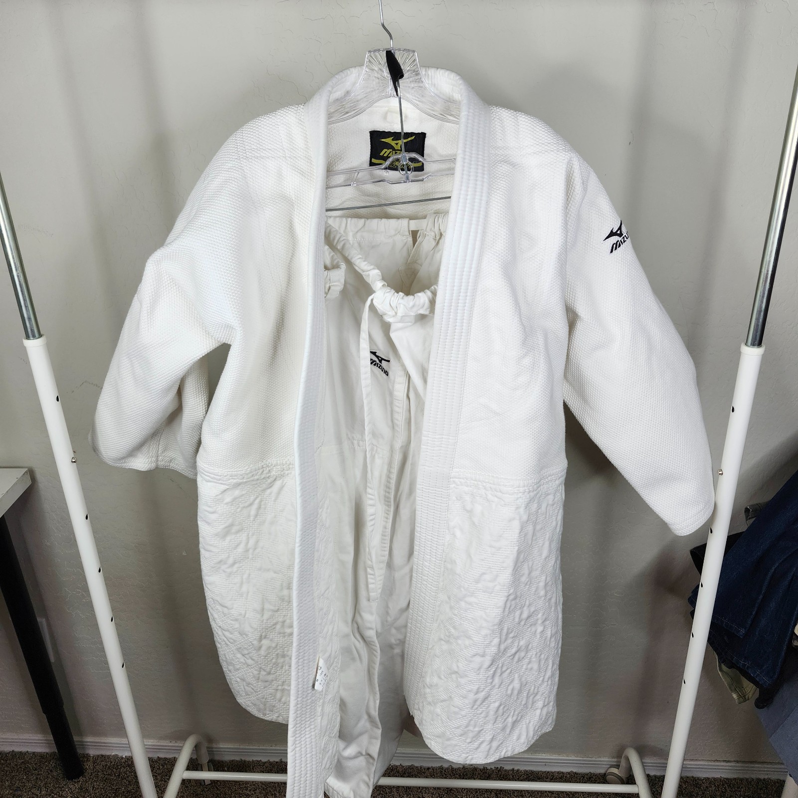 Mizuno Judo Gi (Judogi) Adult Size A5 White Cotton (Jacket & Pant Only)