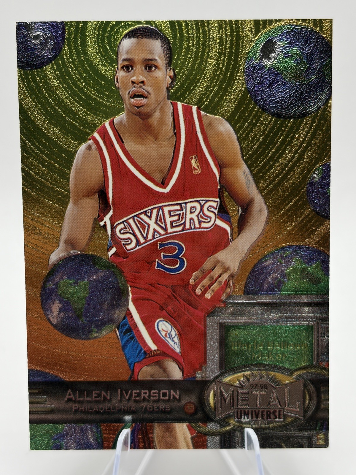 1997-98 Skybox Metal Universe - Allen Iverson #20 - Philadelphia 76ers - HOF 1997-98 Skybox Metal Universe - Allen Iverson #20 - Philadelphia 76ers - HOF