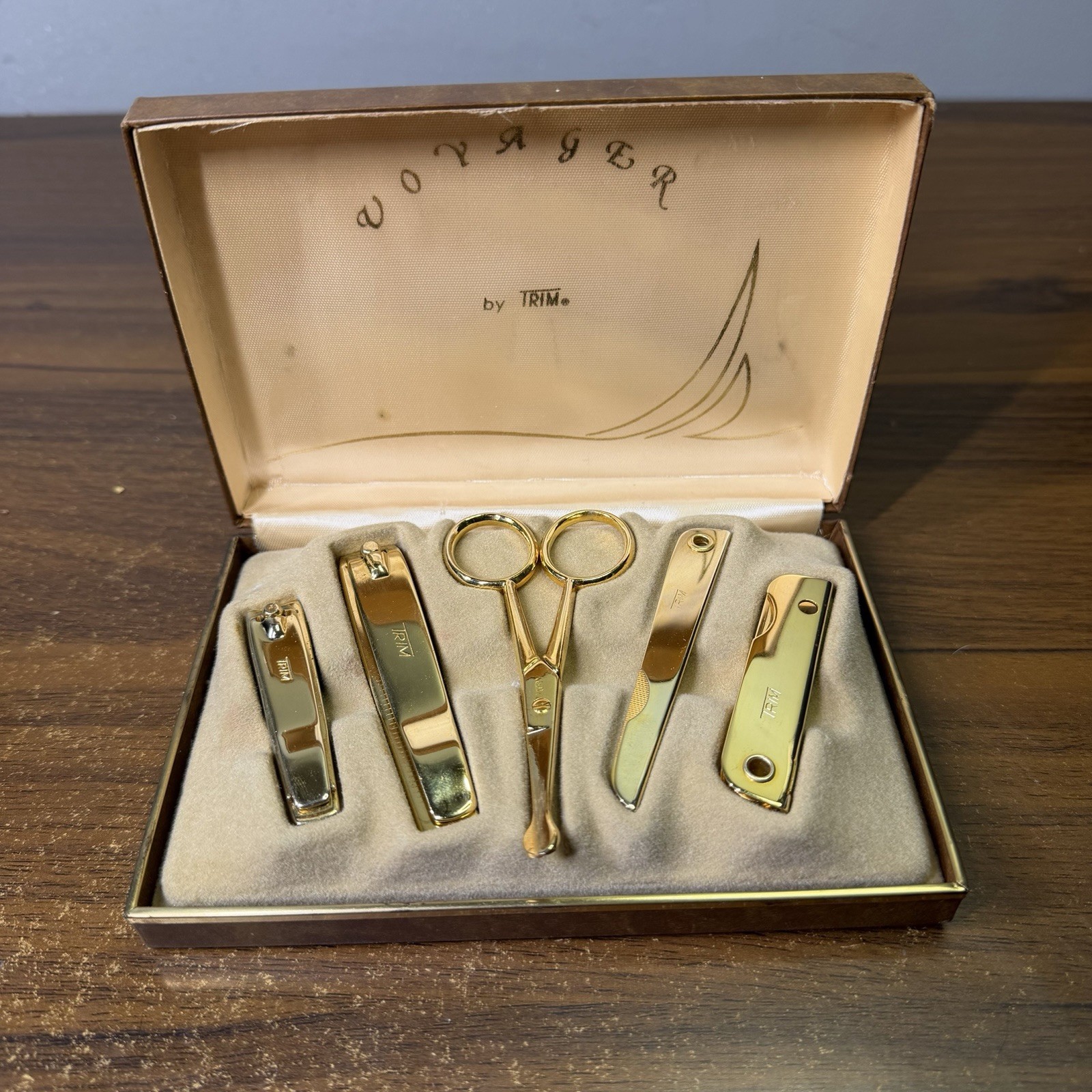 Vintage Voyager by Trim 5 Piece Gold Tone Manicure Grooming Set Travel Case Vintage Voyager by Trim 5 Piece Gold Tone Manicure Grooming Set Travel Case
