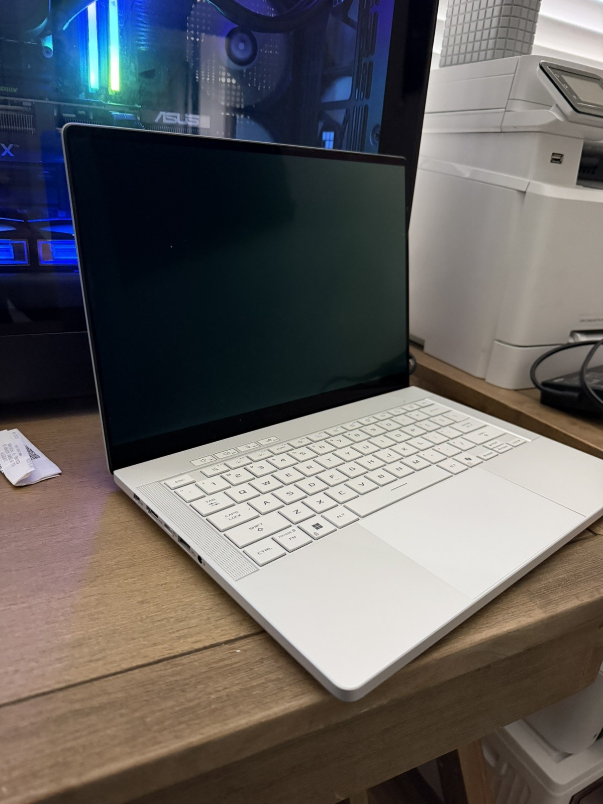 ROG Zephyrus G14 GA403 RTX 5060 16GB 1TB SSD Ryzen 9 270 Radeon 780M Graphics ROG Zephyrus G14 GA403 RTX 5060 16GB 1TB SSD Ryzen 9 270 Radeon 780M Graphics