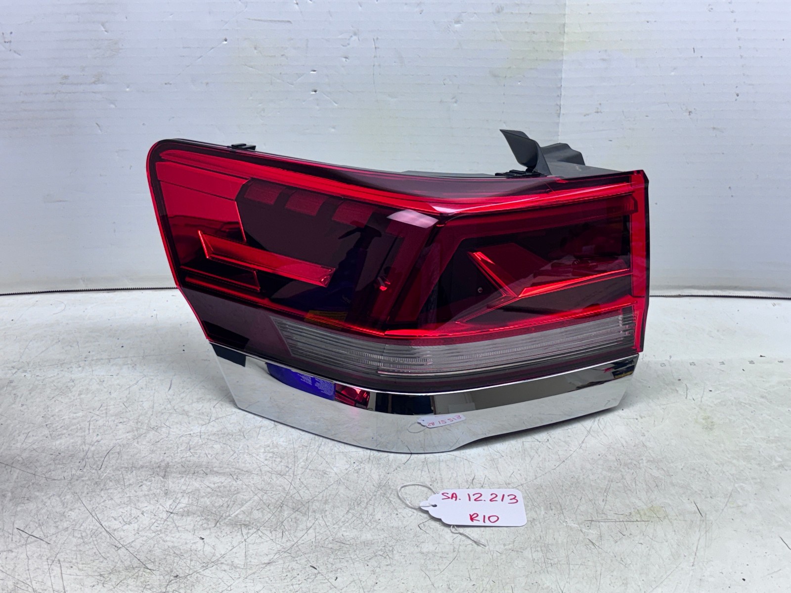 2021-2024 VW Atlas LED rear left OEM tail light 3cn945095D