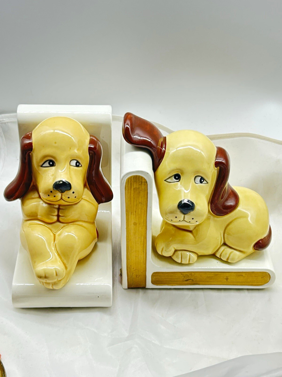 Vintage Lefton Ceramic Hound Dog Bookends Pair Puppies Foil Stickers Korea