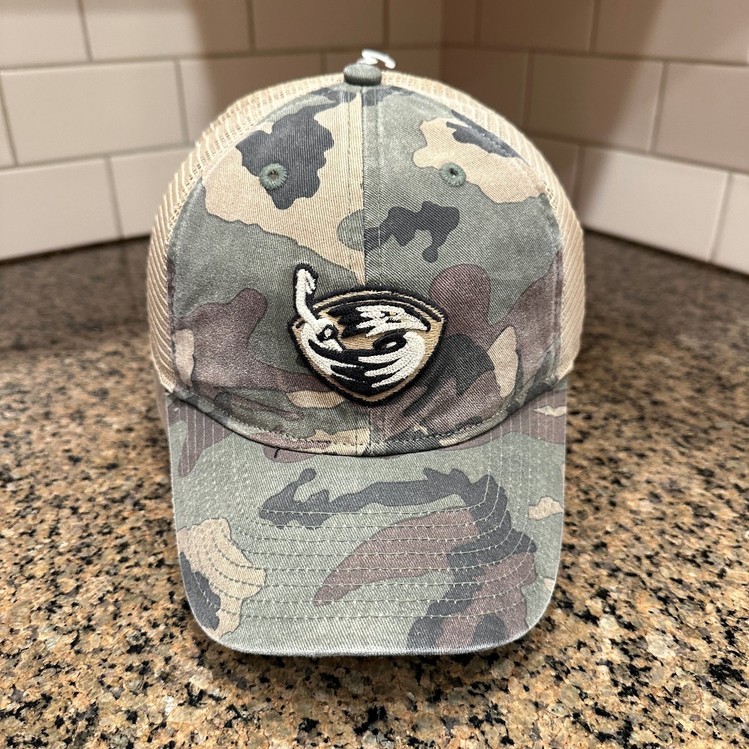 Vtg Y2K Mighty Ducks Reebok NHL Camo Trucker Hat Old Orchard Beach Deadstock Vtg Y2K Mighty Ducks Reebok NHL Camo Trucker Hat Old Orchard Beach Deadstock