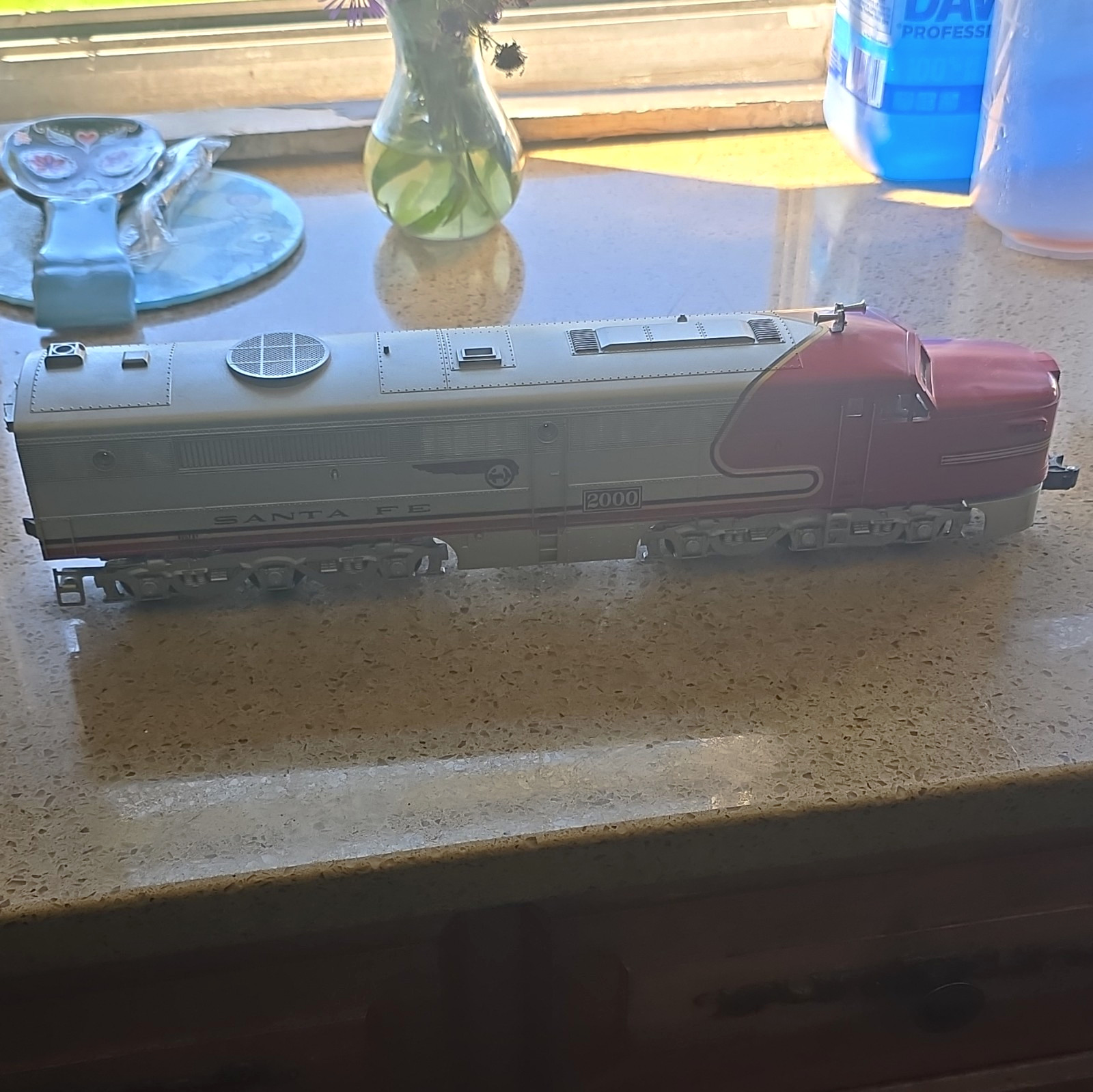 Lionel Santa Fe O Gauge Diesel Locomotive MPN 2000 Analog Silver/Red Lionel Santa Fe O Gauge Diesel Locomotive MPN 2000 Analog Silver/Red