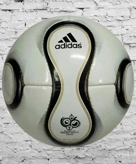 RARE 2006 Adidas Teamgeist FIFA World Cup Germany Official Match Ball Size 5 RARE 2006 Adidas Teamgeist FIFA World Cup Germany Official Match Ball Size 5