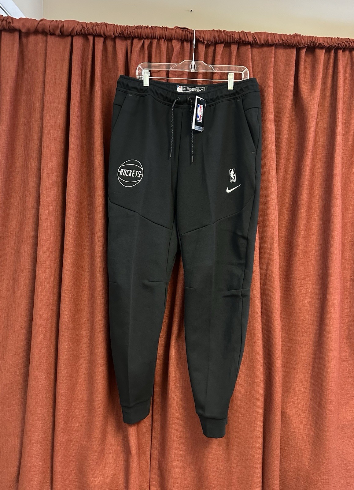 Nike Houston Rockets Black Tech Fleece Authentic Sweatpants XL Tall FB6170-010 Nike Houston Rockets Black Tech Fleece Authentic Sweatpants XL Tall FB6170-010