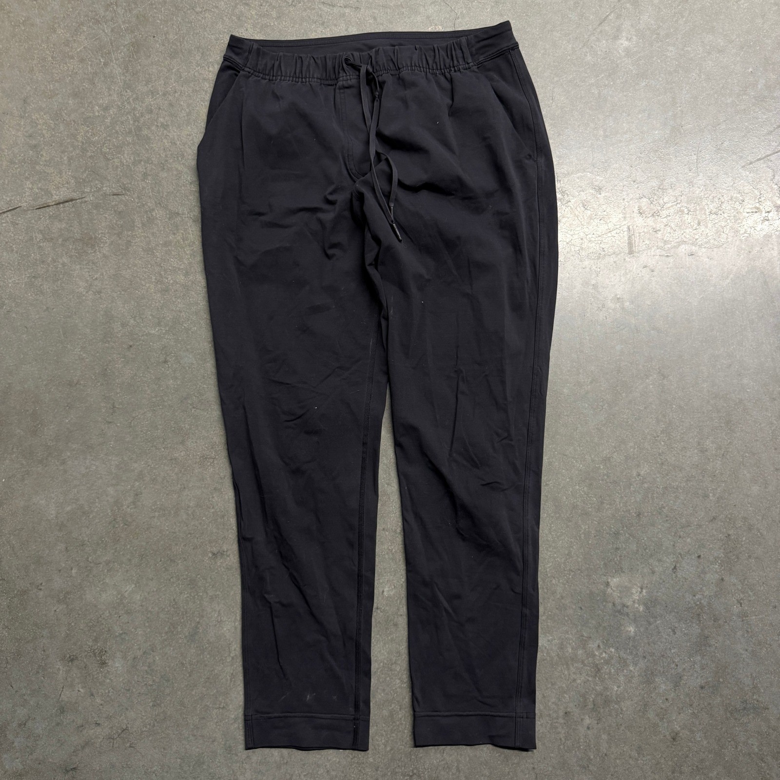 Lululemon ABC Jogger Black Slim Fit Tapered Athletic Pants Mens Size M 26 Inseam Lululemon ABC Jogger Black Slim Fit Tapered Athletic Pants Mens Size M 26 Inseam