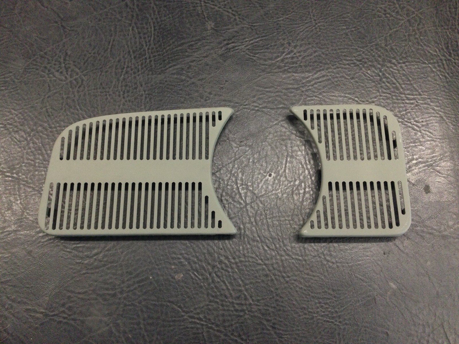 AirCooled Type 1 Dash Grill Set  68-72  Prt# VRD114