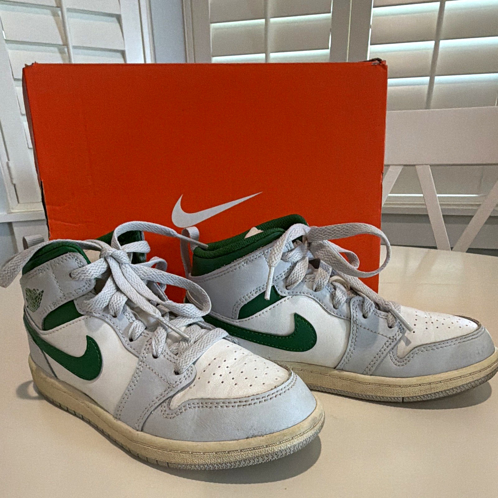 Nike Star Runner 4 NN (PS) Mid Top Leather Lace-Up Colorblock Sneaker 2Y