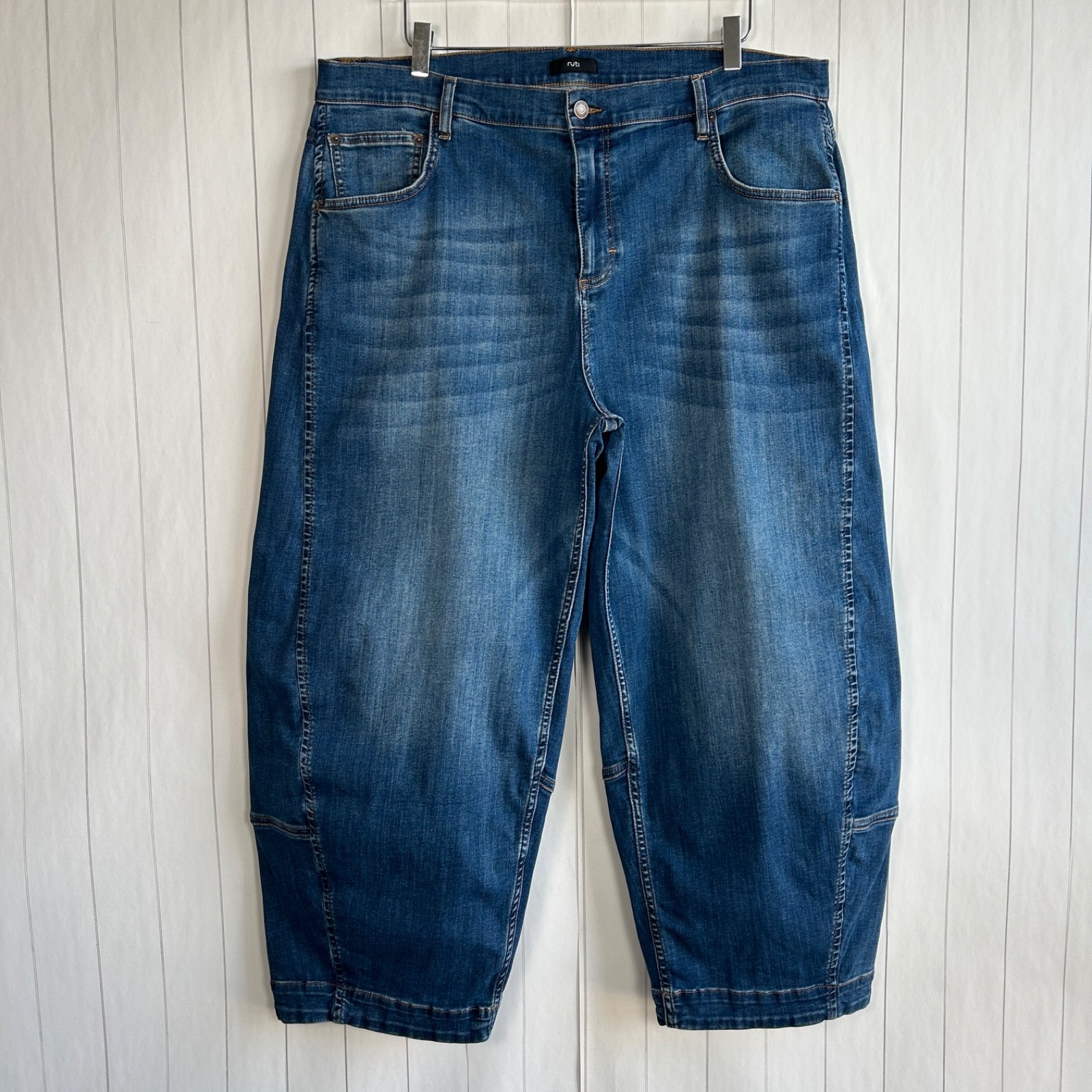 Ruti size 18 Ultimate Barrel leg jeans 2.0 indigo blue medium wash high rise Ruti size 18 Ultimate Barrel leg jeans 2.0 indigo blue medium wash high rise