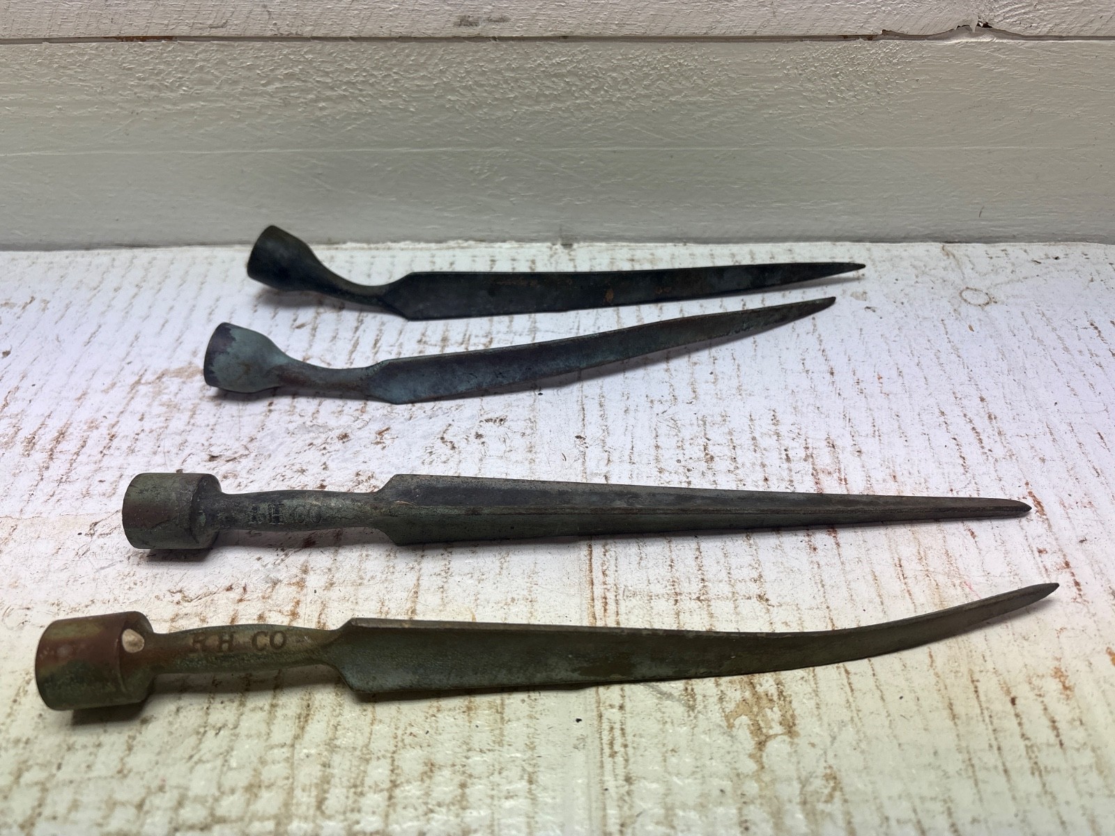 4 Antique Brass Lightning Rod Threaded Top Spears 2 are R.H. Co 4 Antique Brass Lightning Rod Threaded Top Spears 2 are R.H. Co