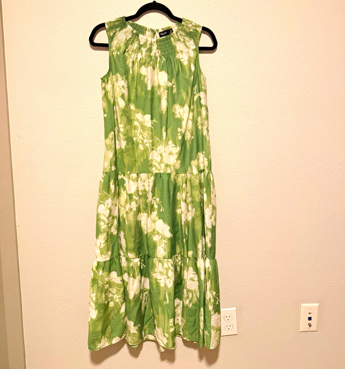 Simply Vera Vera Wang Petites PM Floral Sleeveless Smocked Midi Dress Simply Vera Vera Wang Petites PM Floral Sleeveless Smocked Midi Dress