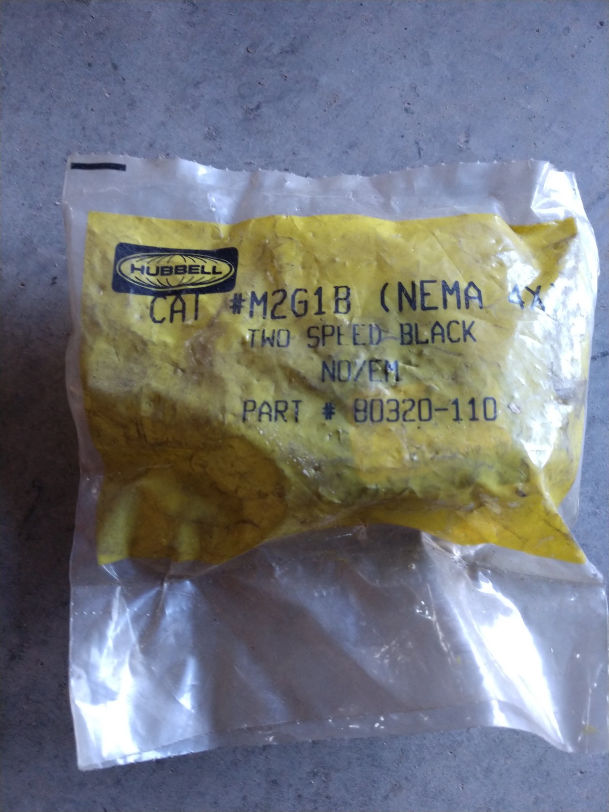 Hubbell M2G1B 80320-110 Push Button Switch BRAND NEW NOS Hubbell M2G1B 80320-110 Push Button Switch BRAND NEW NOS