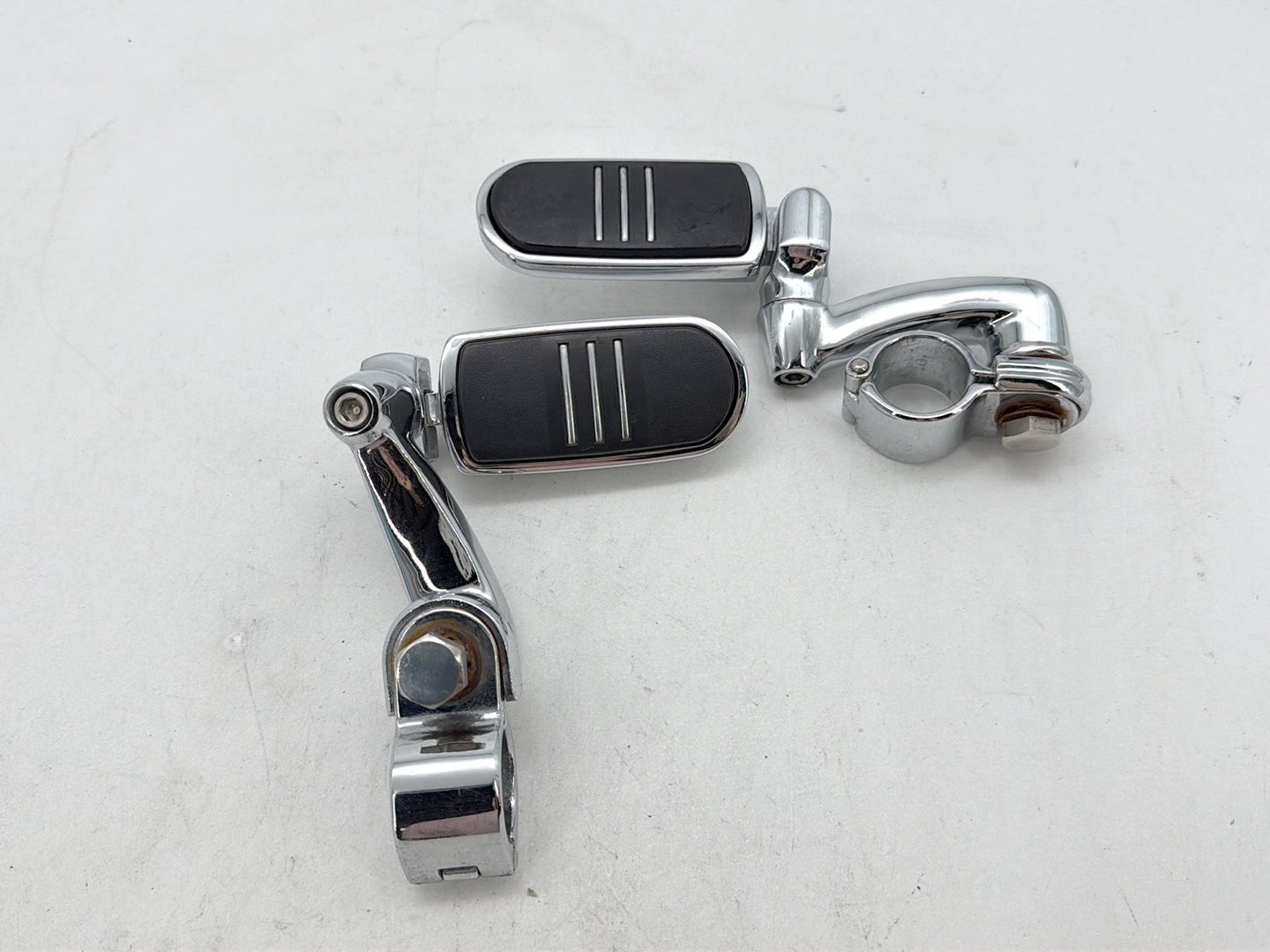 2010 Harley Street Glide Touring FLHX OEM Front Right Left Highway Foot Pegs