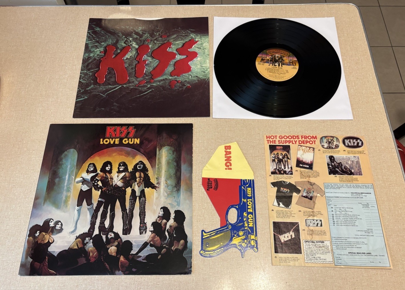 KISS Love Gun 1977 LP COMPLETE w/LOVE GUN & ORDER FORM NBLP 7057 VG+/VG+ READ