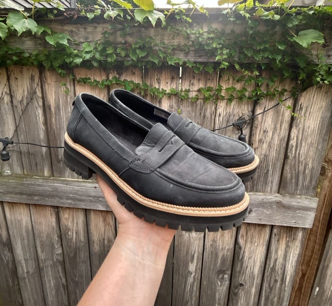 TOMS Cara Lug Sole Penny Loafers Size 9 Black Suede Chunky Platform TOMS Cara Lug Sole Penny Loafers Size 9 Black Suede Chunky Platform