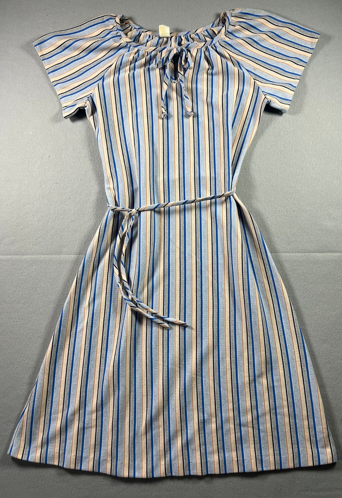 VTG 70s 80s Blue/Yellow Striped Short Sleeve Dress w/ Matching Belt, Size 13/14 VTG 70s 80s Blue/Yellow Striped Short Sleeve Dress w/ Matching Belt, Size 13/14