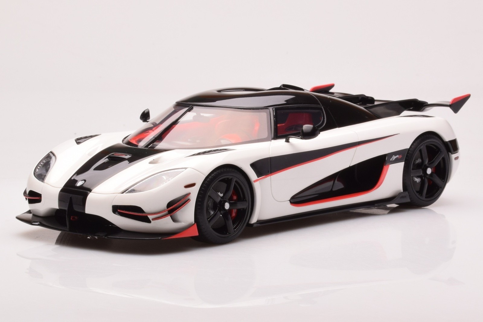 Koenigsegg Agera RS Arctic White 1:18 GT Spirit | GT877