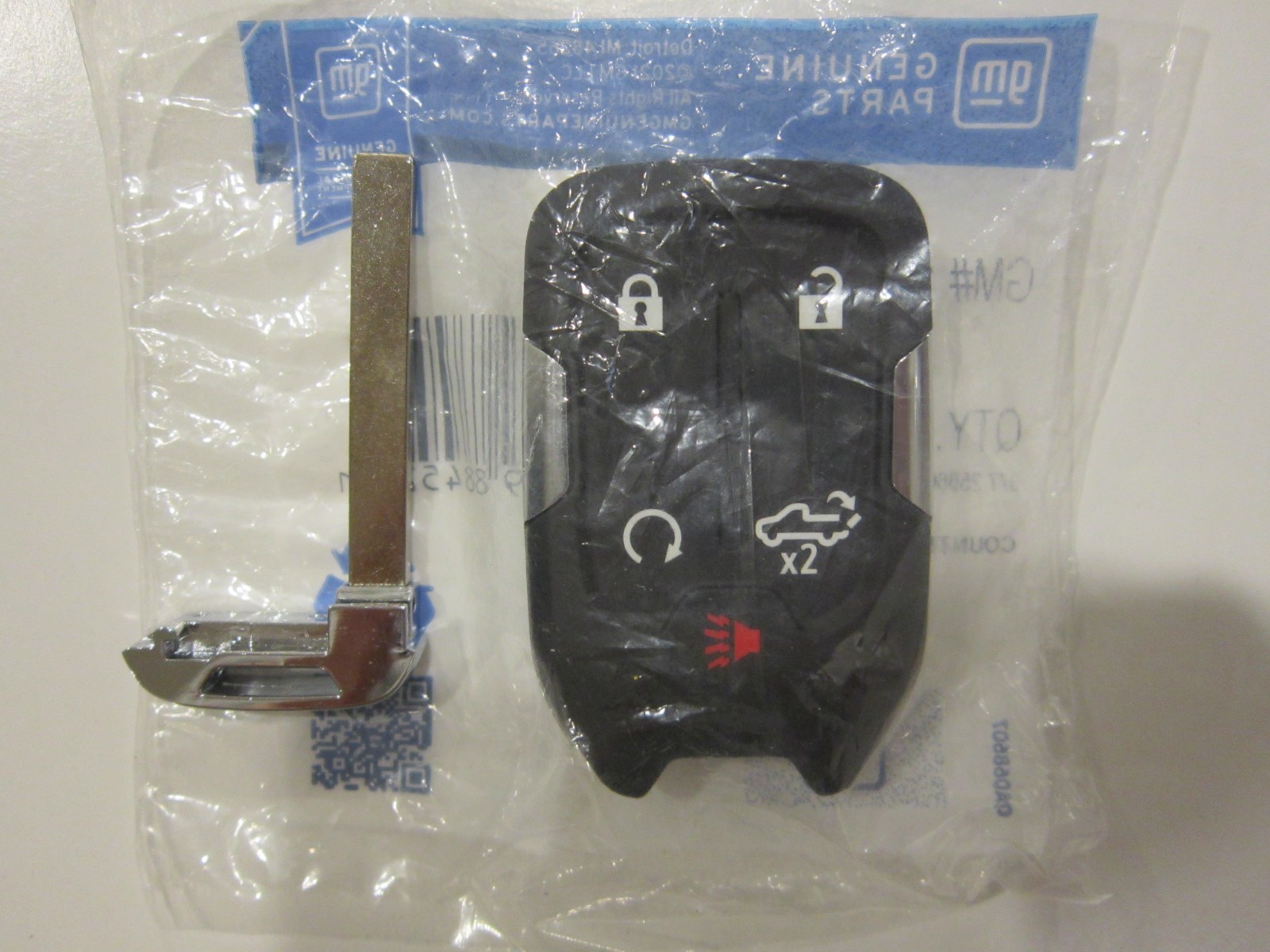 NEW OEM 2019-2020 CHEVY SILVERADO KEYLESS REMOTE ENTRY SMART KEY FOB 13529632 NEW OEM 2019-2020 CHEVY SILVERADO KEYLESS REMOTE ENTRY SMART KEY FOB 13529632