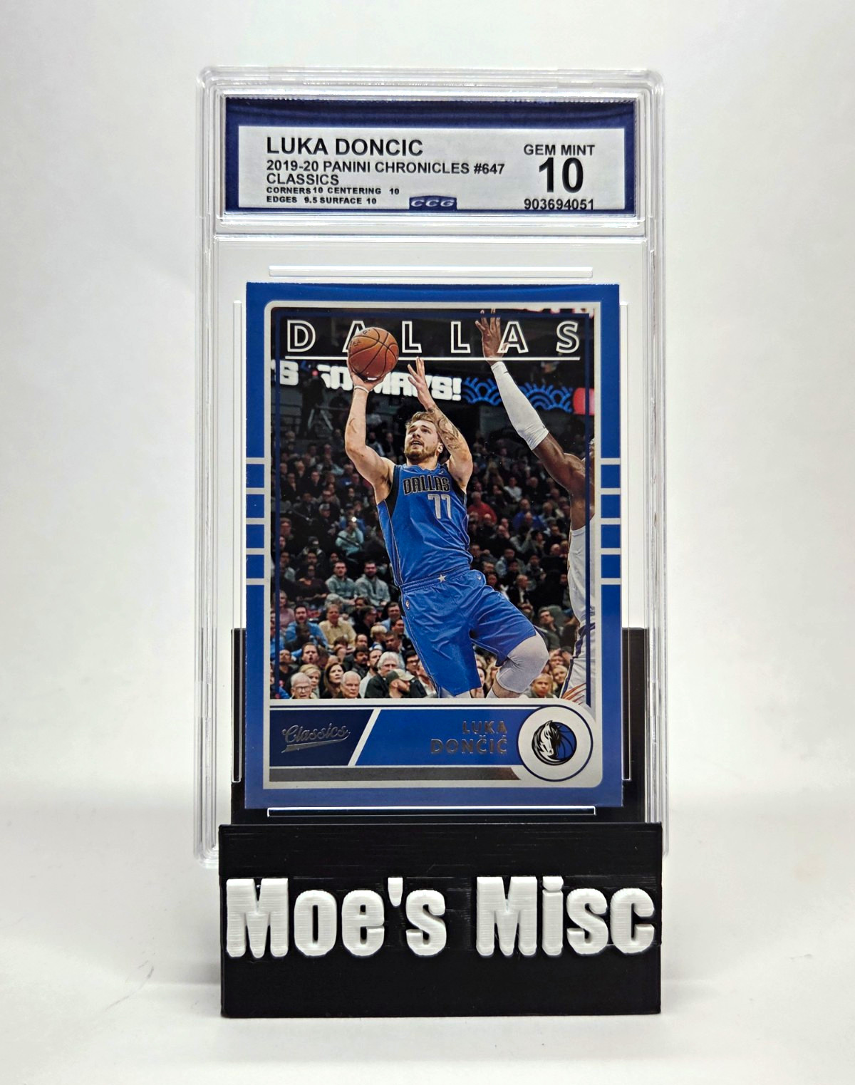 Panini 2019-20 Chronicles Classics Luka Dončić #647 Graded Mavericks Panini 2019-20 Chronicles Classics Luka Dončić #647 Graded Mavericks