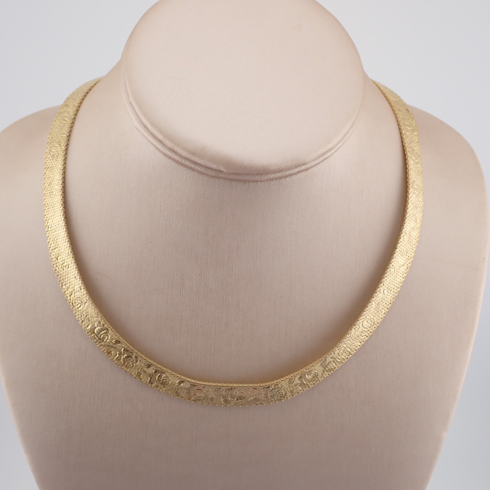 Vintage Monet Etched Pattern 8mm Gold Tone 16
