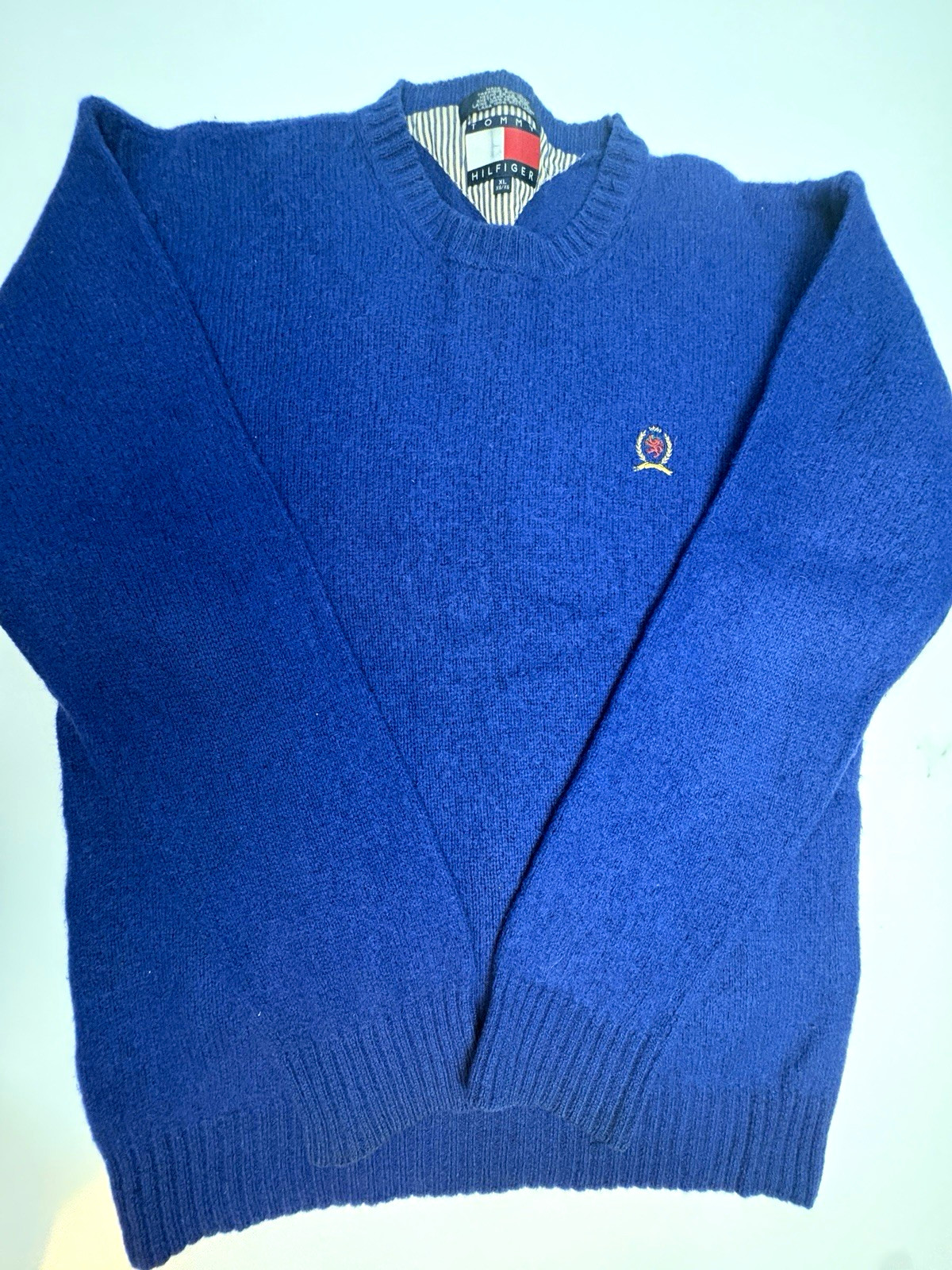 Vintage Tommy Hilfiger Mens XL 100% Wool Sweater Blue Crest Logo 