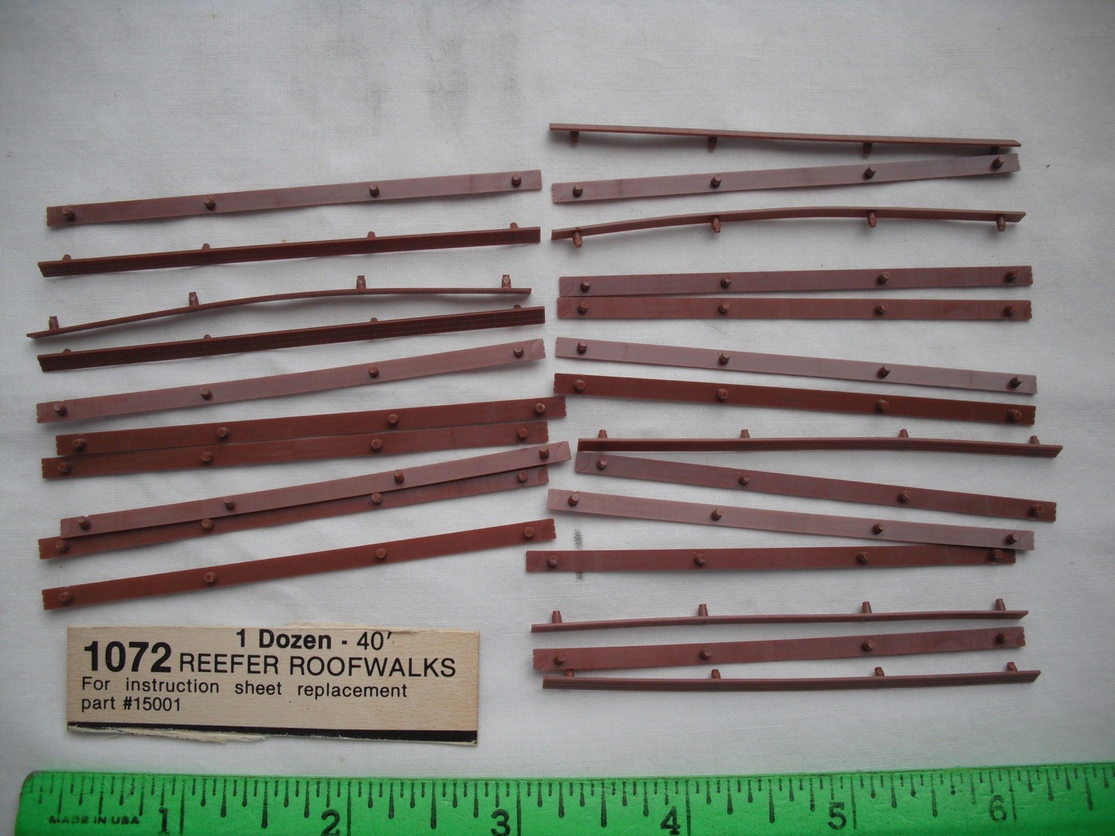 Lot of 24 Micro-Trains Line MTL 1072, 40' Reefer Roofwalks, MT 15001, N Scale Lot of 24 Micro-Trains Line MTL 1072, 40' Reefer Roofwalks, MT 15001, N Scale