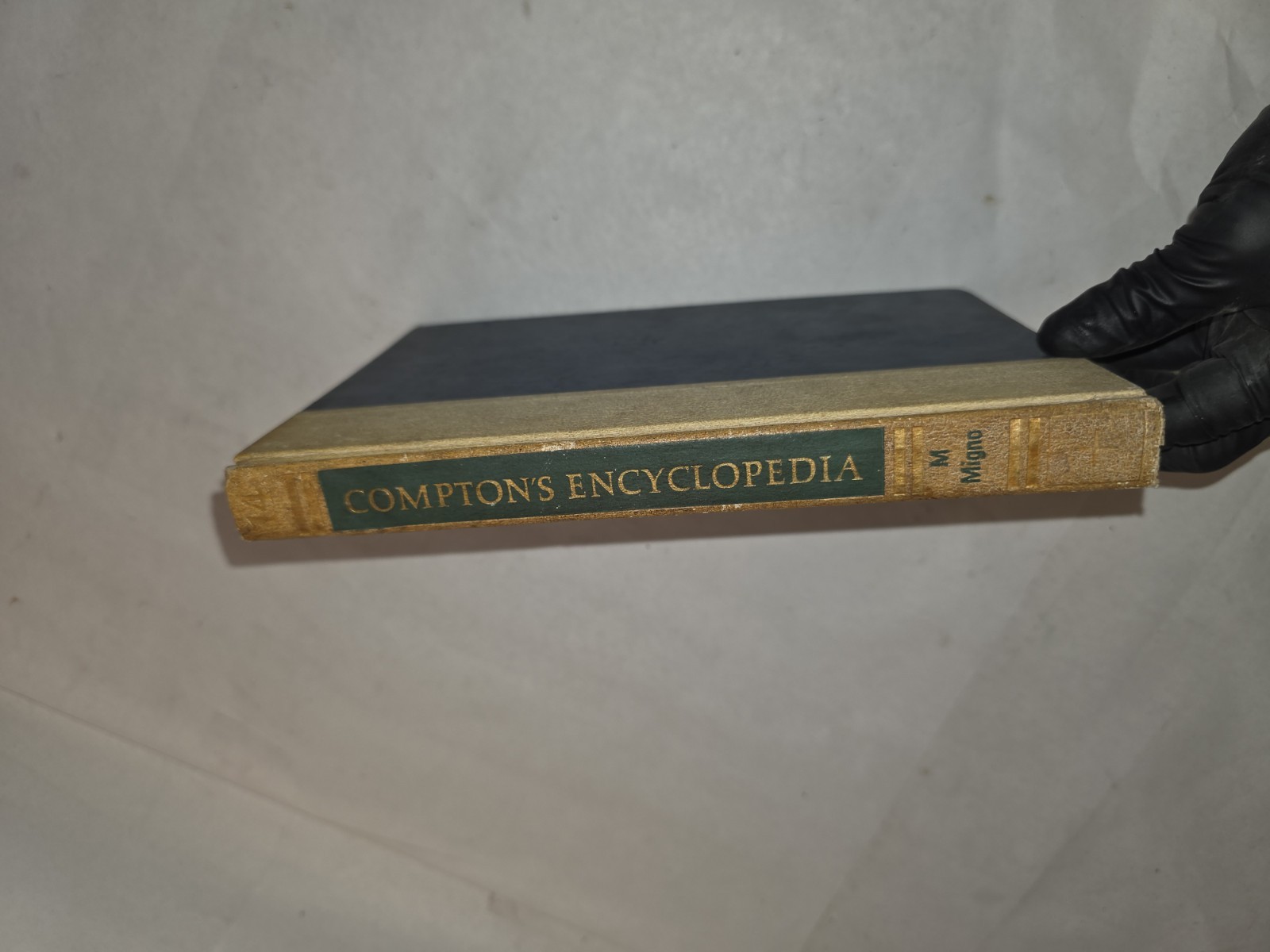 Vintage 1968 Compton’s Pictured Encyclopedia & Fact-Index Vol 14 M-Mignonette