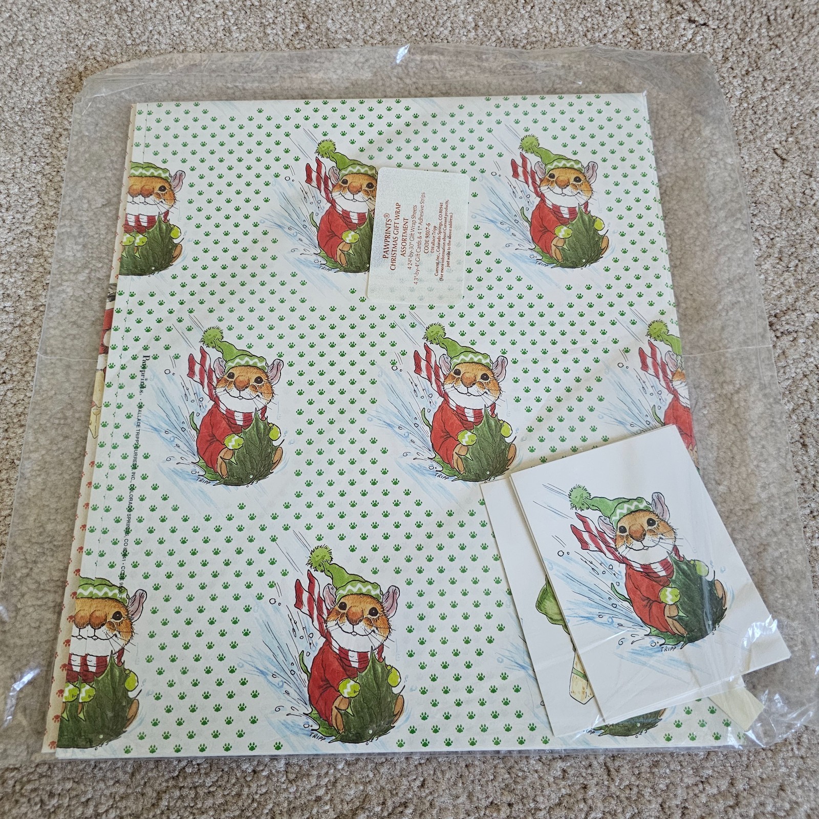 PawPrints Wallace Tripp Mouse Gift Wrap Vintage 4 Sheets 4 Cards Winter Current