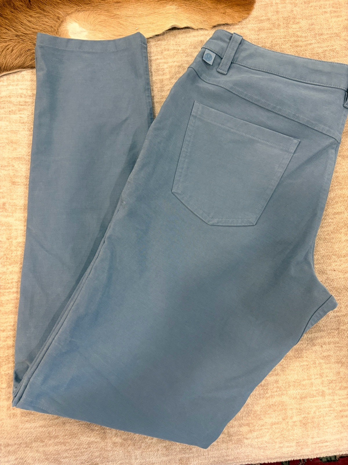 Lululemon Men’s Blue Slim Fit Stretch Flat Front Twill Pants Size 32 Lululemon Men’s Blue Slim Fit Stretch Flat Front Twill Pants Size 32