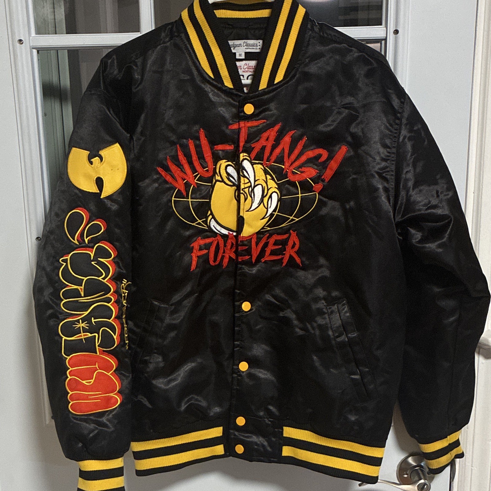 Headgear Classics Wu-Tang Clan 1992 Satin Jacket Black/Yellow, Size M Headgear Classics Wu-Tang Clan 1992 Satin Jacket Black/Yellow, Size M